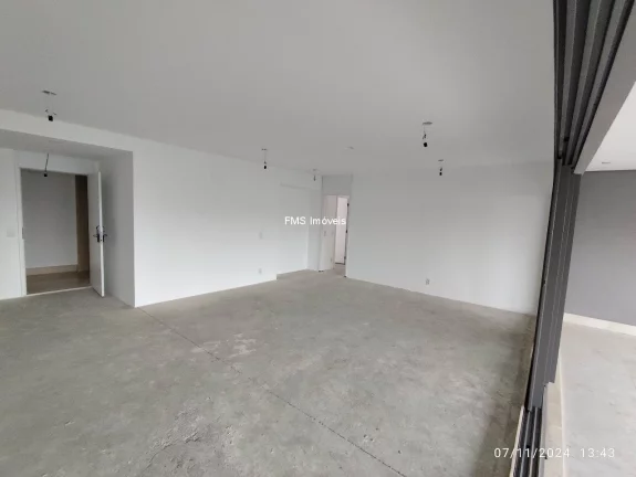 Imagem Apartamento com 230m² em Moema encontre o maior estoque Cyrela na Zona Sul! Explore em www.fmsimoveis.com.br