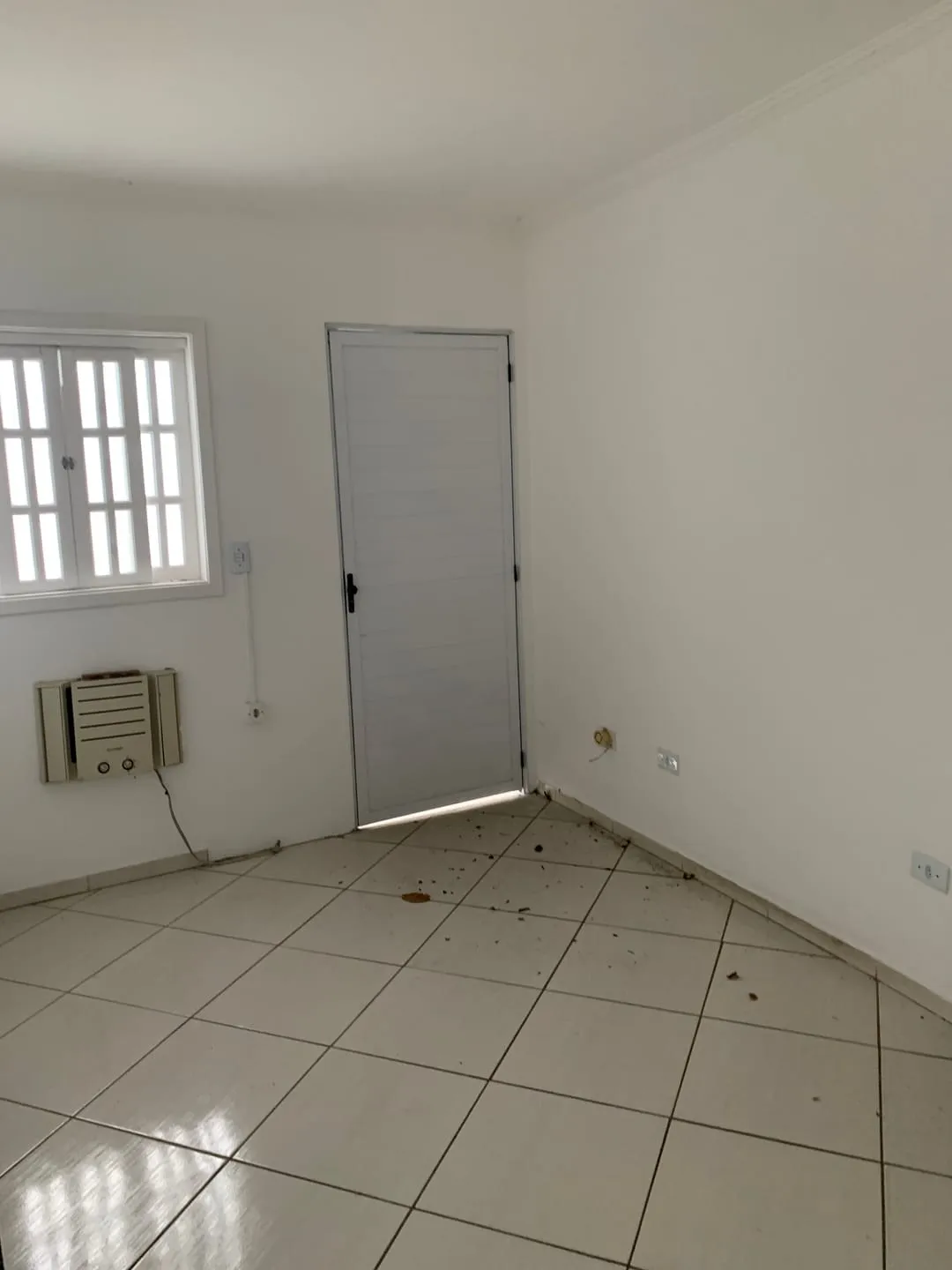 Imagem Casa à venda 2 Quartos, 2 Suites, 6 Vagas, 200M², Loteamento Residencial Andrade, Pindamonhangaba - SP