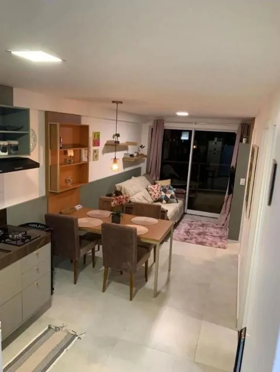 Imagem Apartamento mobiliado em Cabo Branco, 2 quartos sendo 1 suíte, lazer completo, piscina com vista e localização estratégica em João Pessoa.