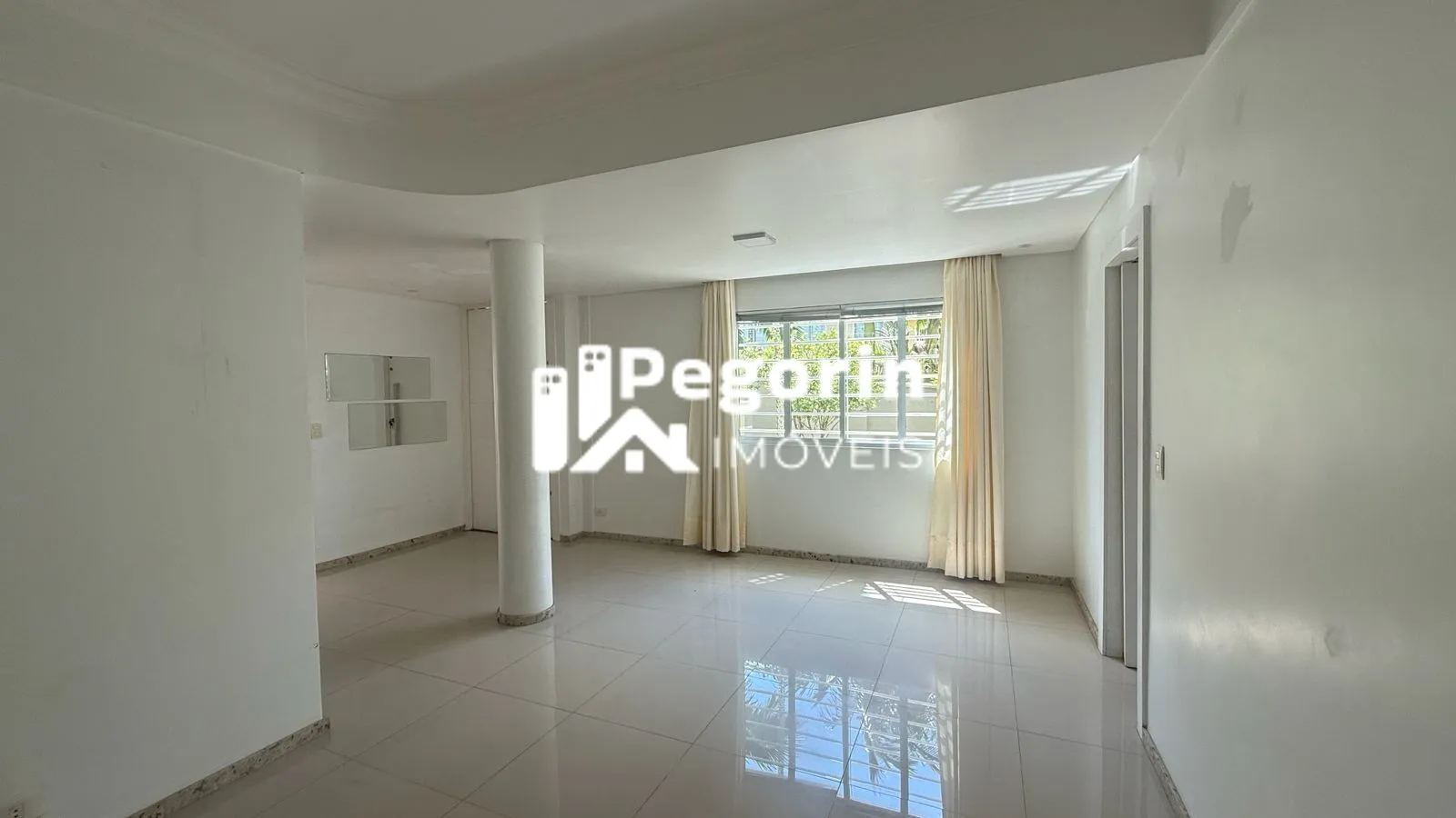 Imagem Sobrado Triplex 04 quartos sendo 02 suítes 200M²