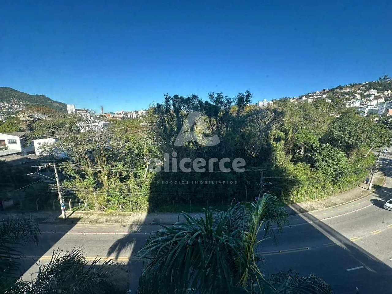 Imagem Excelente sala comercial com 30 m2 no bairro Trindade em Florianópolis