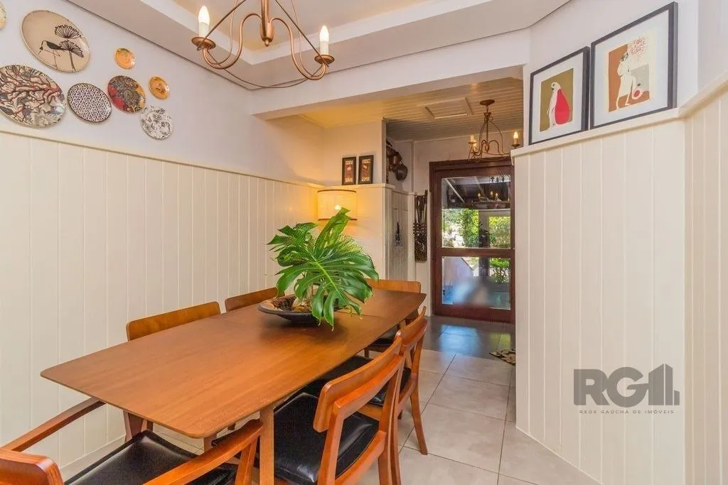 Imagem Casa em Condomínio 199m² - 3 dormitórios, 2 vagas no bairro Nonoai