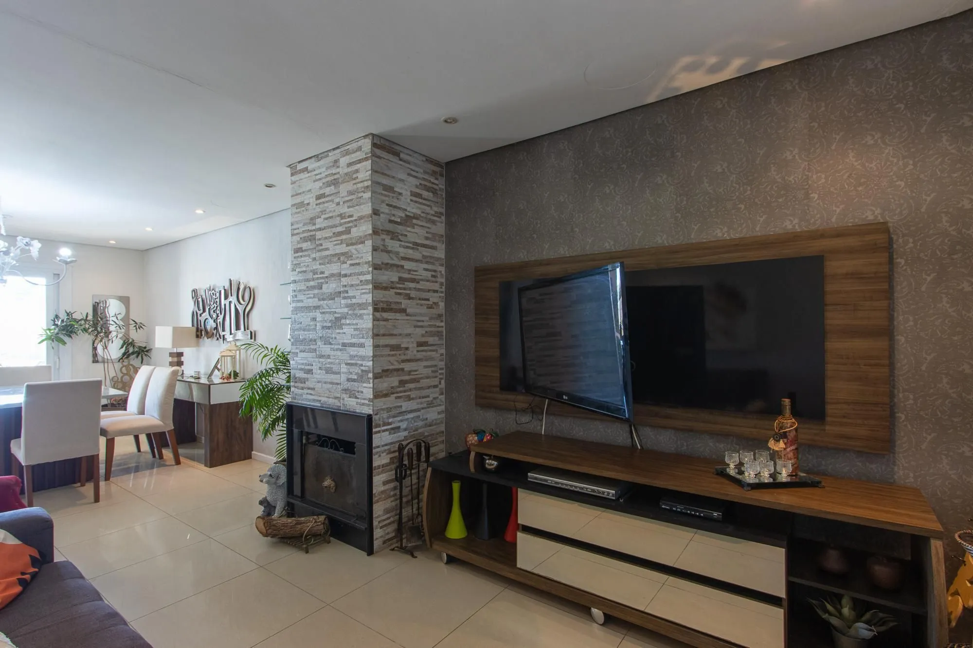 Imagem Casa com 3 dormitórios, suíte com closet e piscina no Condomínio Cinque Terre