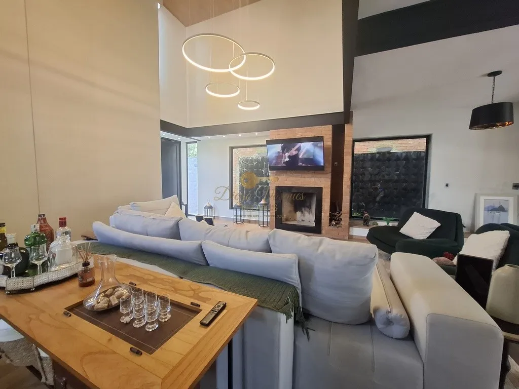 Imagem Casa para Venda em Teresópolis / RJ no bairro Iucas