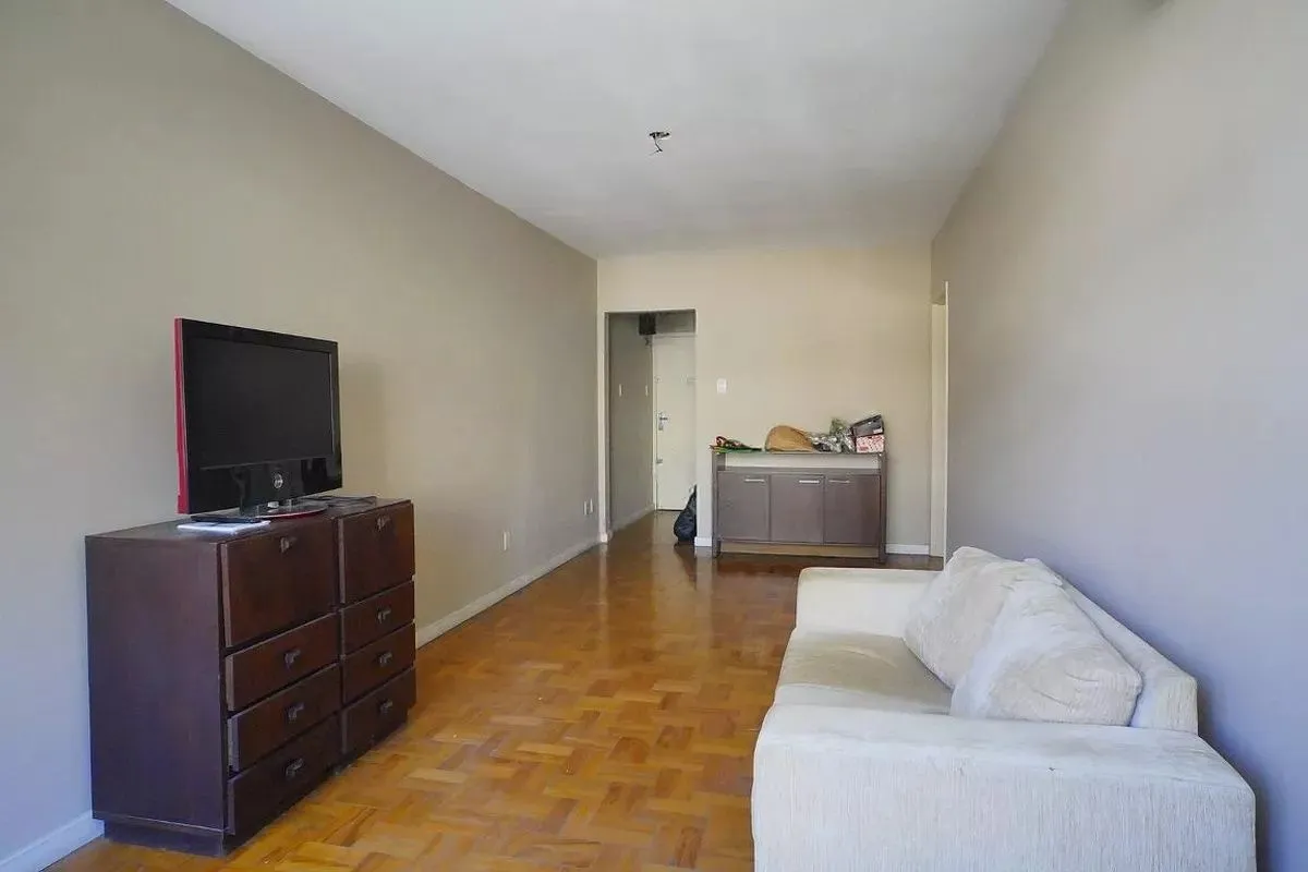 Imagem Apartamento de dois quartos e uma vaga de garagem no bairro Auxiliadora em POA