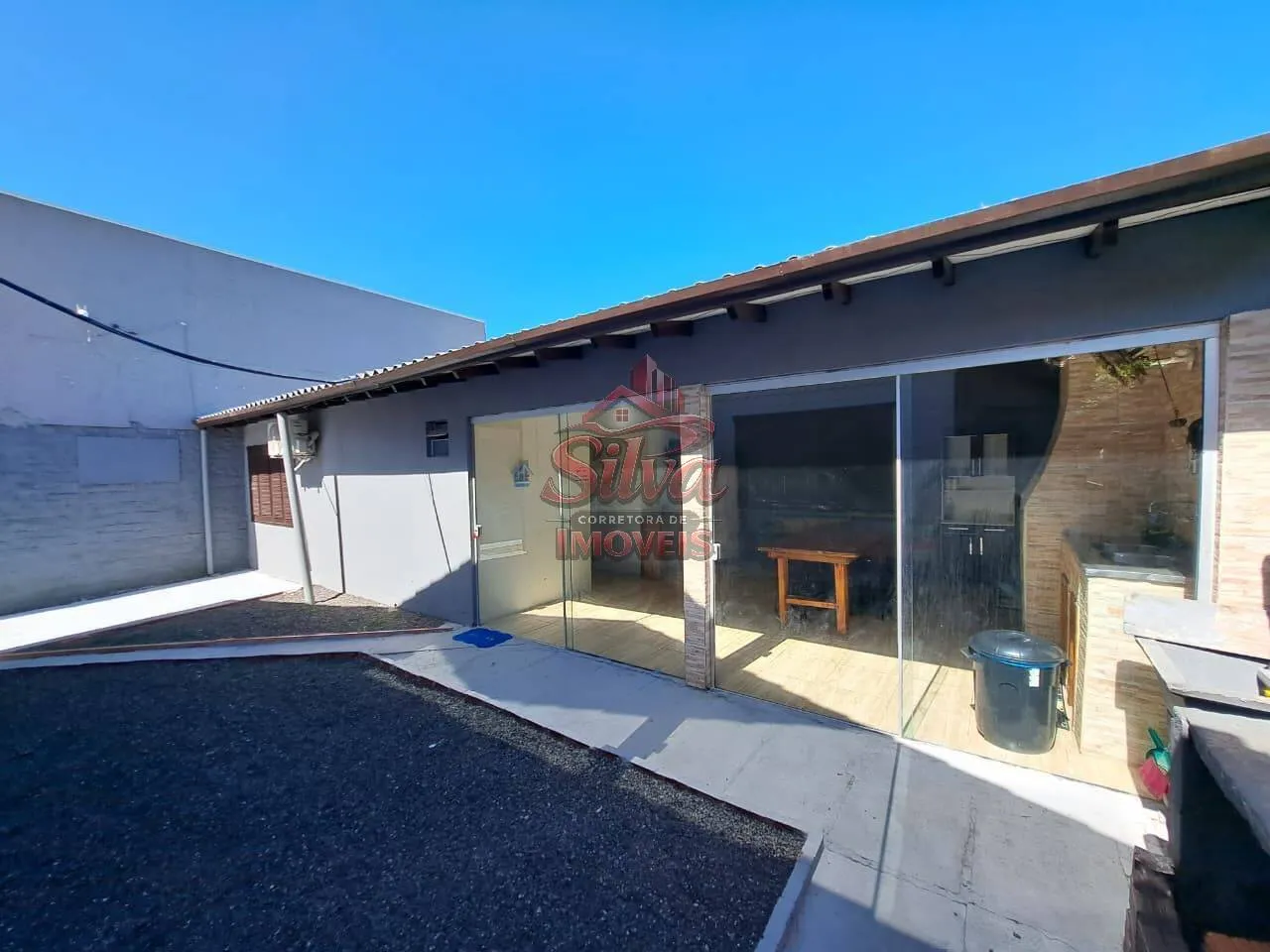 Imagem Casa 3 dormitórios com anexo a 180m do mar