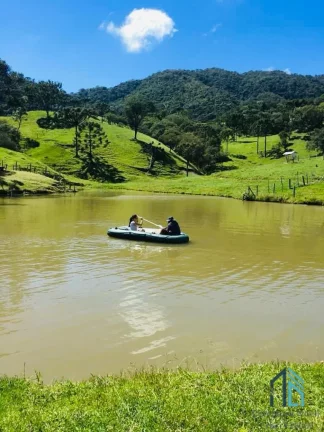 Imagem Sítio com açude, cachoeira, área verde e vista para a natureza, Serra Catarinense em Bom Retiro SC