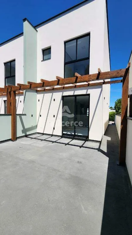 Imagem Sobrado à venda com 2 quartos 2 suítes, 92m² em Potecas São José