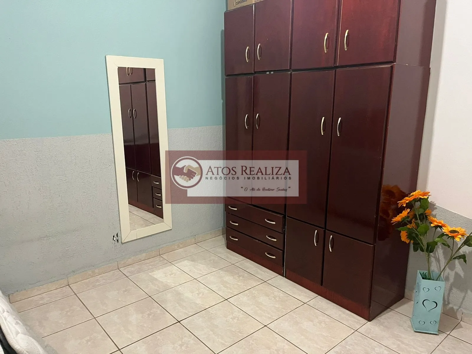 Imagem Casa de 180m² em Jardim das Palmeiras - São Paulo, com 2 dormitórios e 1 suíte por R$ 575.000 para venda e locação