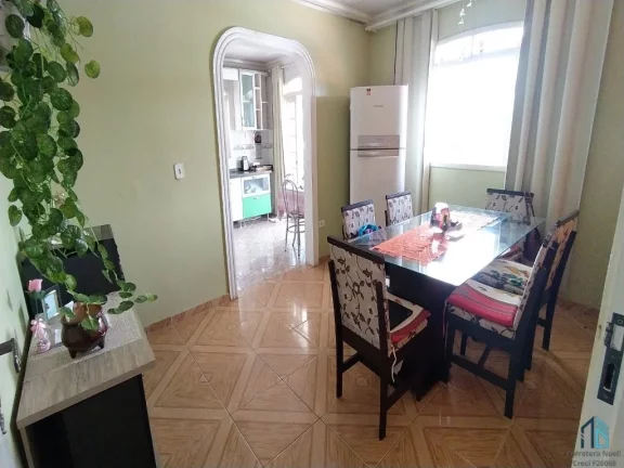 Imagem Casa a venda c/ amplo terreno, 05 quartos c/suíte no Santa Cândida/Boa Vista em Curitiba Pr