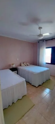 Imagem CASA EM 2 LOTES COM 5 DORMITÓRIOS E PISCINA