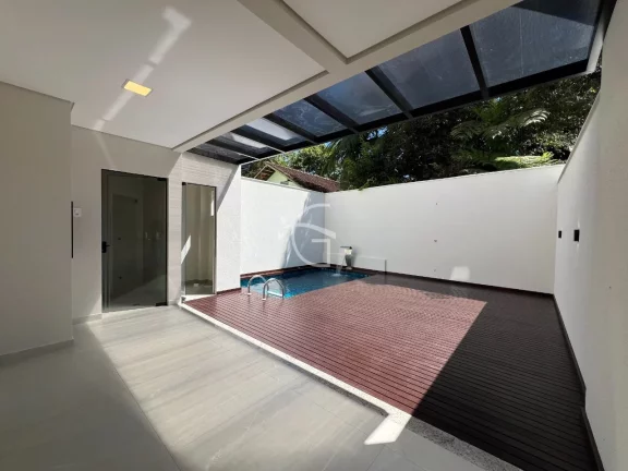Imagem Venha conhecer esta incrível casa residencial à venda no América, em Joinville.