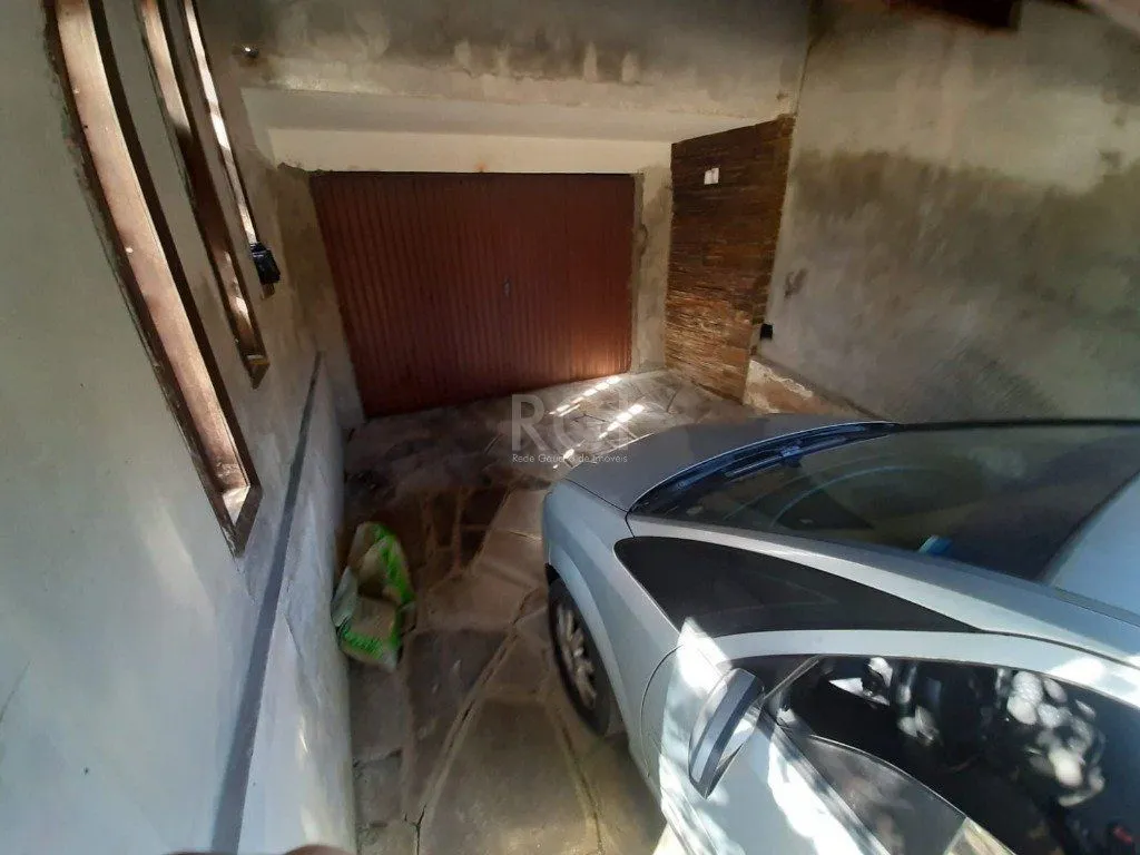 Imagem Casa para Venda - 122m², 5 dormitórios, sendo 2 suites, 2 vagas - Teresópolis