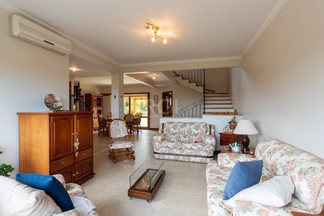 Imagem Casa para Venda - 358.78m², 3 dormitórios, sendo 1 suites, 3 vagas - Jardim Isabel