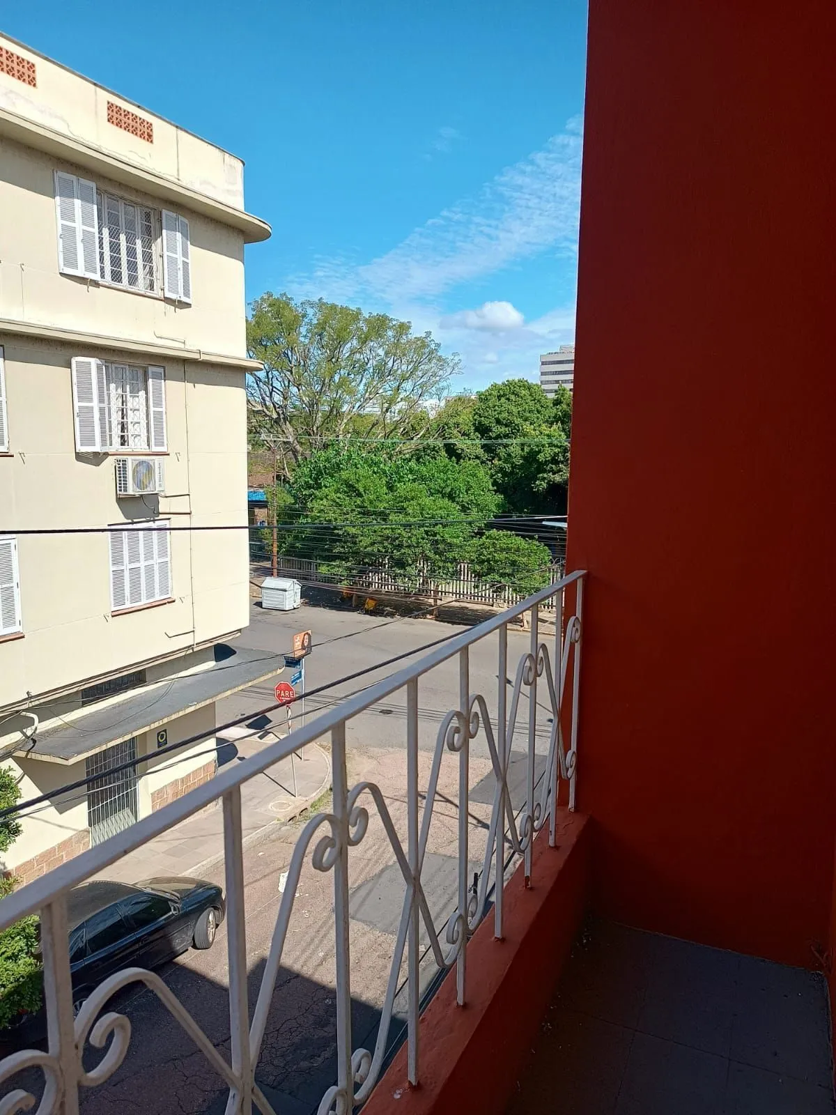 Imagem Sobrado funcional com três pavimentos no centro de Porto Alegre!