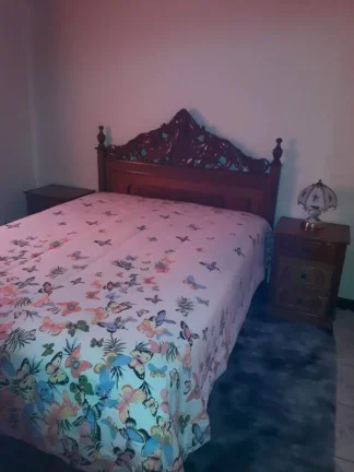 Imagem Imóvel amplo com 3 quartos, sendo 1 suíte, e 4 banheiros no total. garagem para dois autos, sala d...