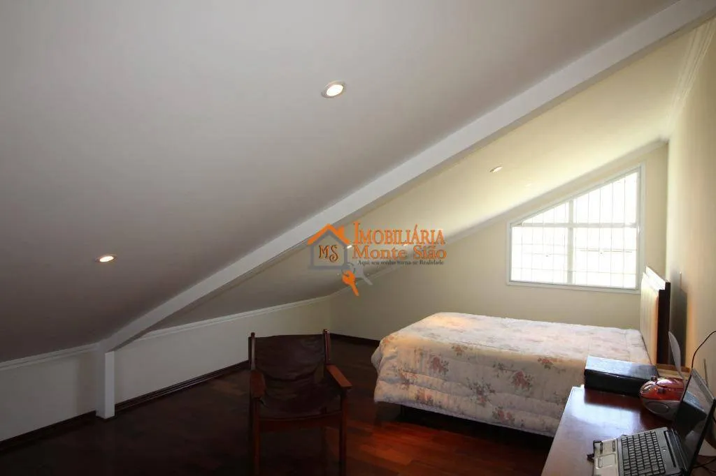 Imagem Sobrado com 3 dormitórios à venda, 235 m² por R$ 980.000,00 - Jardim Santa Cecília - Guarulhos/SP