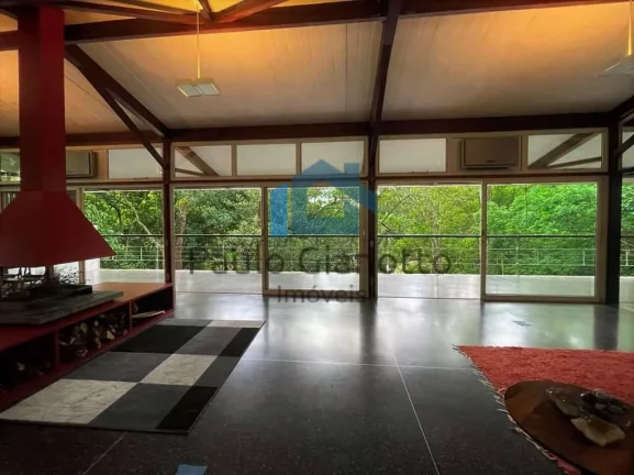 Imagem Casa à venda em condomínio autoral na Granja Viana