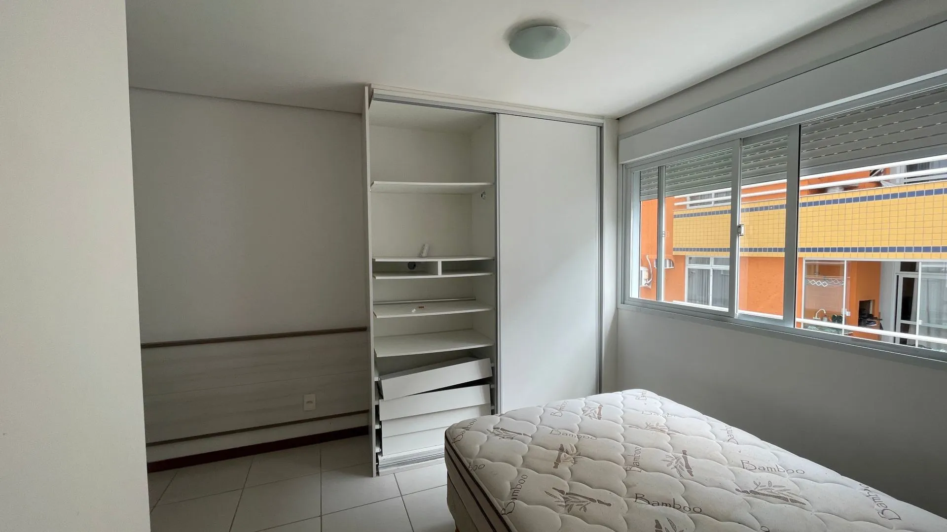 Imagem Apartamento de dois dormitórios, locação anual.