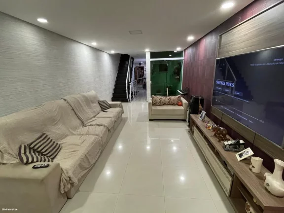 Imagem Casa com 3 Quartos à Venda, 250 m² em Vila Assunção - Santo André