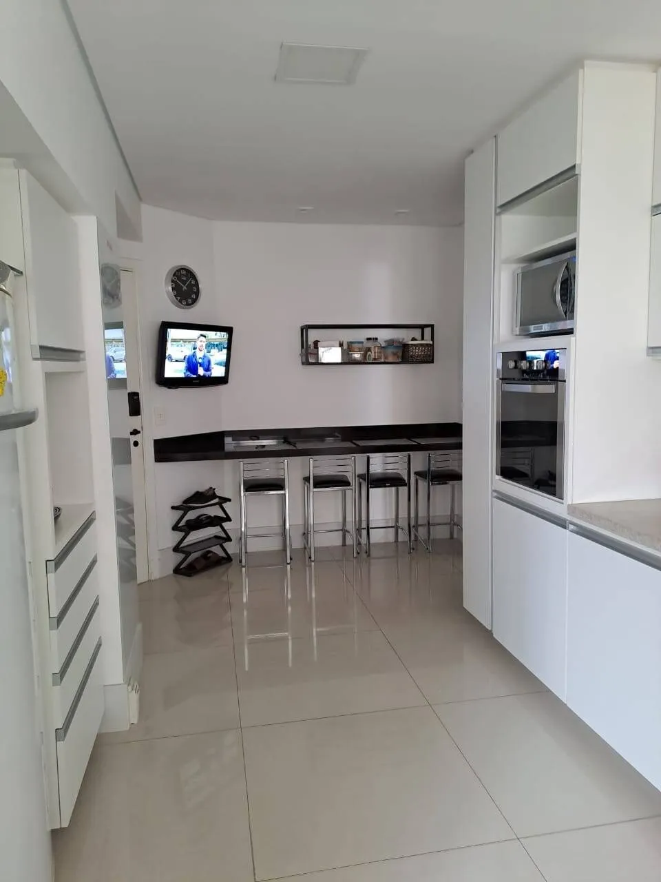 Imagem Apartamento Mobiliado de 160m² com 2 Suítes, Escritório e 3 Vagas Cobertas na Alameda Cauaxi