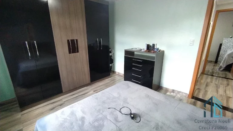 Imagem Casa com amplo quintal, a venda 03 quartos em Colombo PR