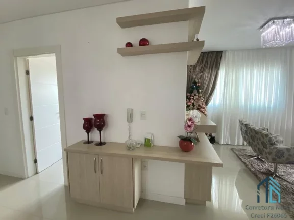 Imagem Apartamento lindo, 03 quartos, sendo 1 suíte e 2 Demi suítes, no coração da meia praia em Itapema SC