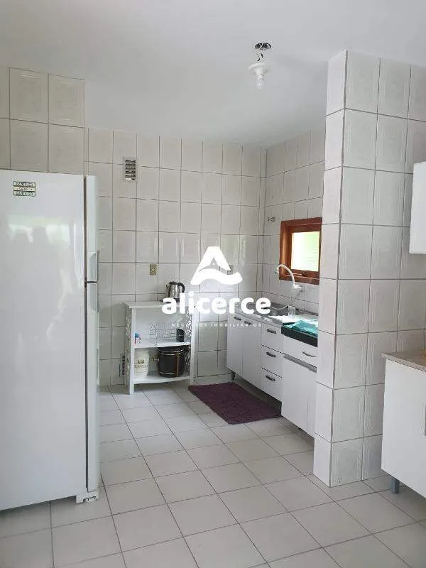 Imagem Casa à venda l 6 Dormitórios, 2 suítes l 370m² l Ponta de Baixo - São José/SC