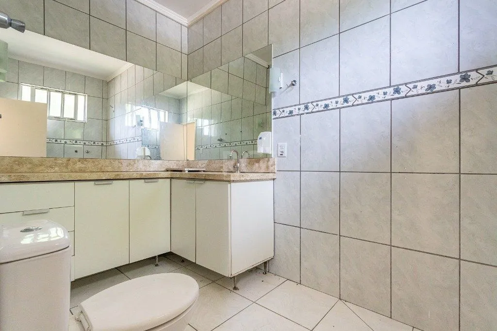 Imagem Casa para Venda - 740m², 5 dormitórios, sendo 1 suites, 3 vagas - Vila Assunção