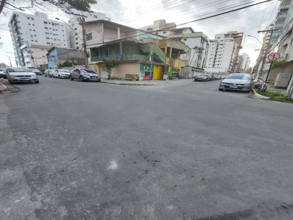 Imagem Casa de esquina com 6 quartos na Praia do Morro