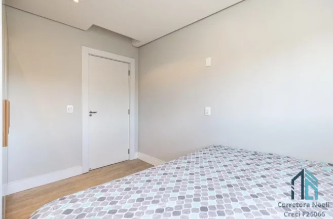 Imagem Casa em Condomínio, 03 quartos c/suíte, Ático c/área Gourmet, no Santa Cândida em Curitiba PR