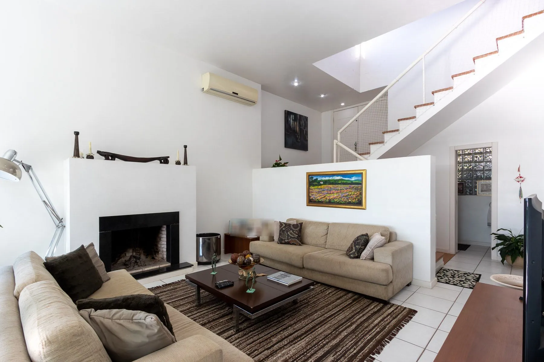 Imagem Casa para Venda - 470m², 3 dormitórios, sendo 1 suites, 6 vagas - Nonoai