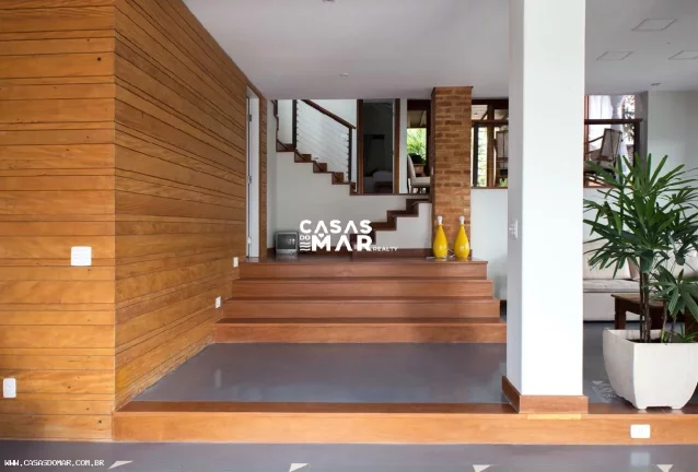 Imagem Casa para Venda em Armação dos Búzios / RJ no bairro Ferradura