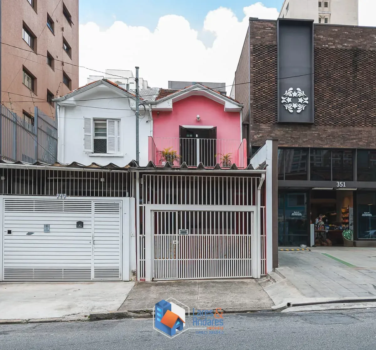 Foto do imóvel Sobrado para venda em Perdizes com 2 quartos, sendo 1 suíte, 195m² em Rua Caraíbas