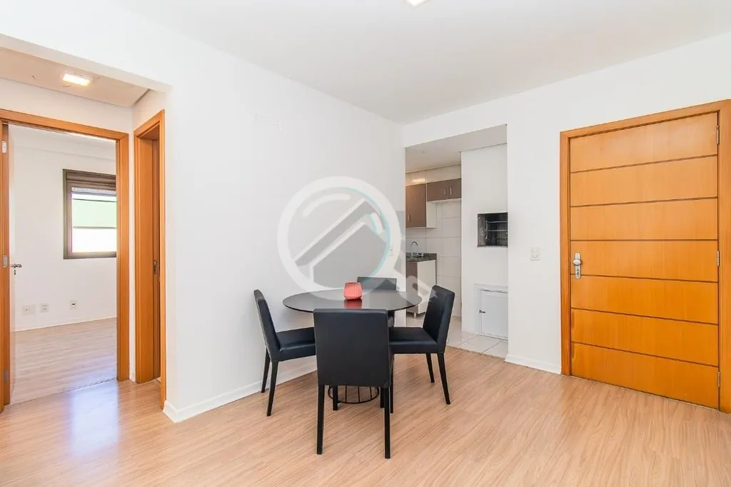Imagem Apartamento semimobiliado com 61m², 2 dormitórios sendo 1 suíte, 1 vaga! Living para 2 ambientes ...