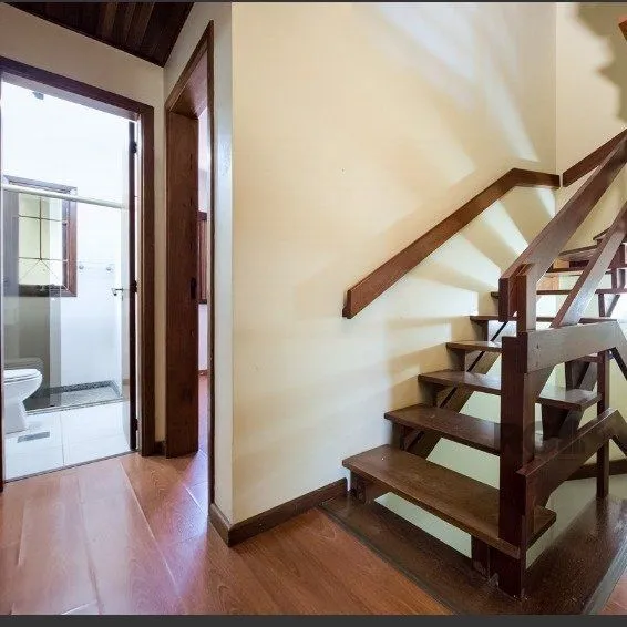 Imagem Casa de 3 dormitórios com 2 vagas de garagem no bairro Jardim Isabel