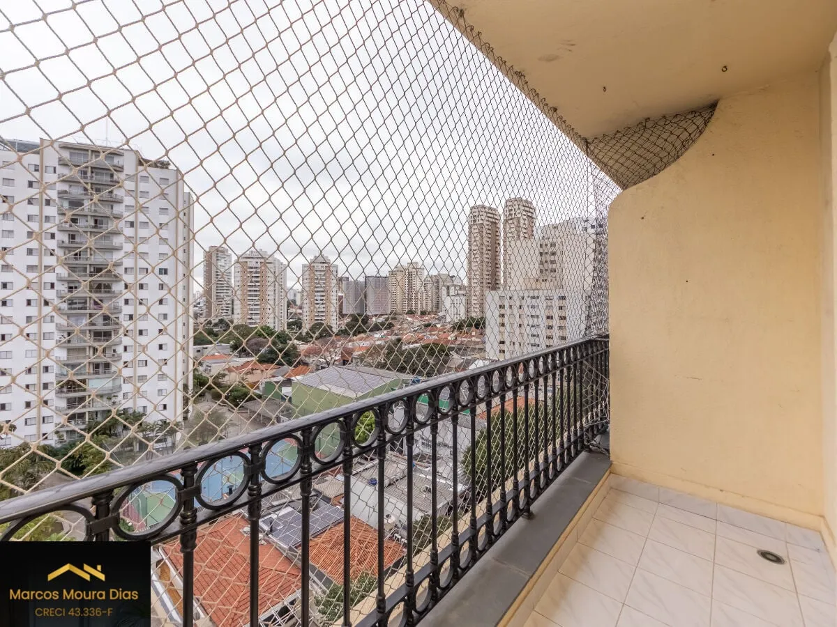 Imagem Apartamento na Pompéia, com 3 dormitórios, 1 suíte, e 2 vagas e dependência de serviço completa. Edifício com Portaria 24 hs, Gerador e Lazer