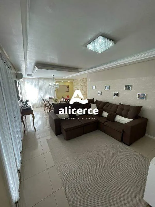 Imagem Cobertura à venda com 3 quartos 1 suíte, 245m² em Estreito Florianópolis