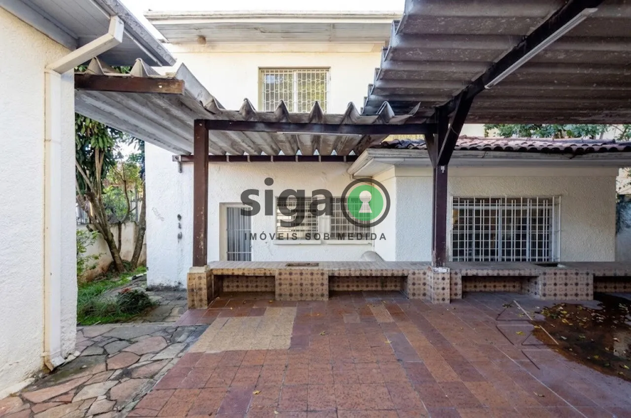 Imagem Casa a venda no bairro do Pacaembu, com 4 quartos e 4 vagas.