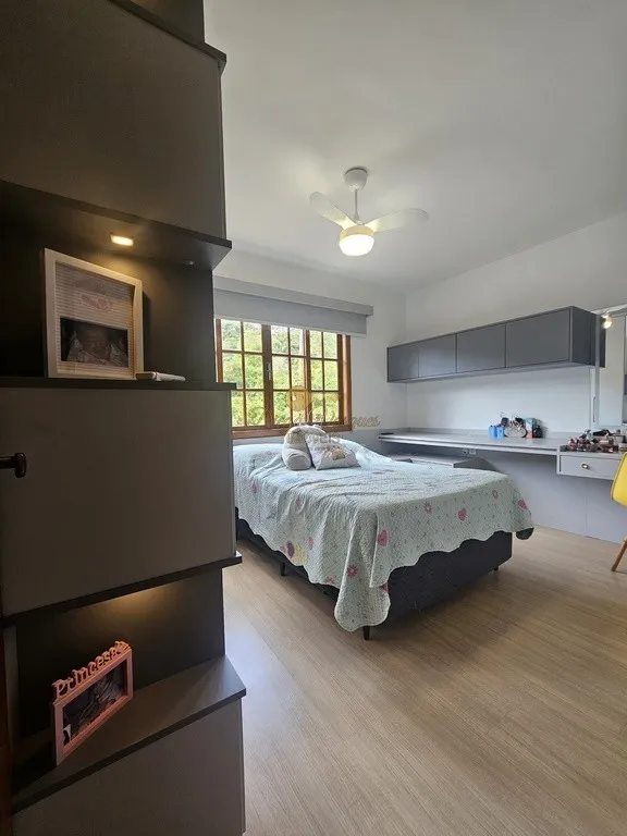 Imagem Casa em Condomínio para Venda em Teresópolis / RJ no bairro Cascata do Imbuí