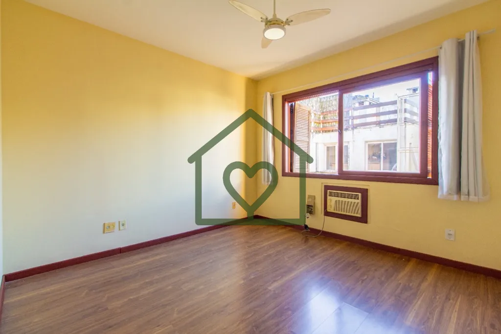 Imagem Apartamento de cobertura, de 1 dormitório com garagem no bairro Petrópolis! 
Desocupado! Ótima op...