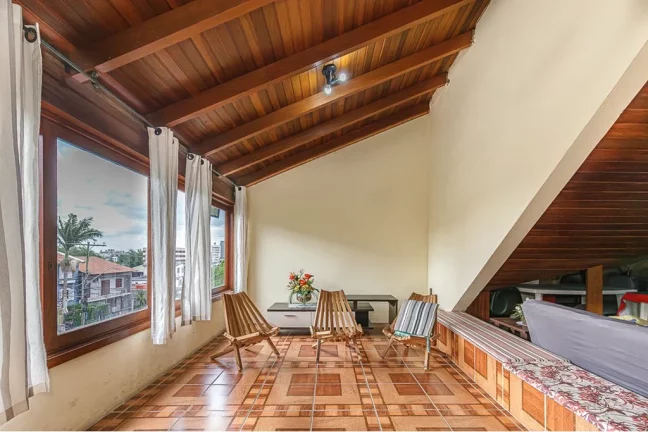 Imagem Casa para venda no bairro Vila Ipiranga em Porto Alegre