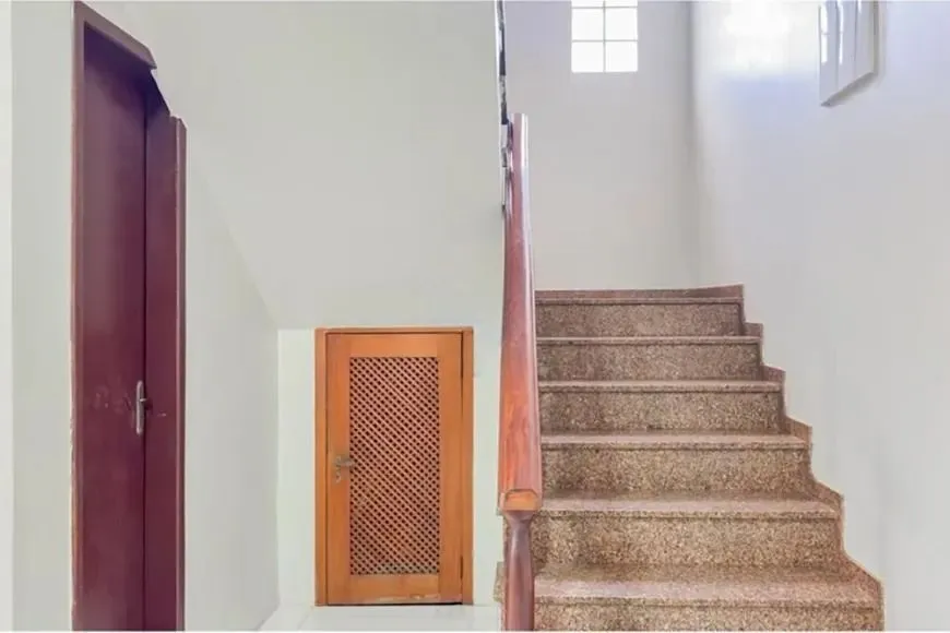 Imagem Casa térrea com 4 dormitórios, suíte e 2 vagas.