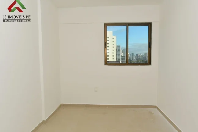 Imagem Apartamento à venda no Pina, Recife-PE: 3 quartos, 1 suíte, 2 salas, 3 banheiros, 1 vaga de garagem, 79m² de área.