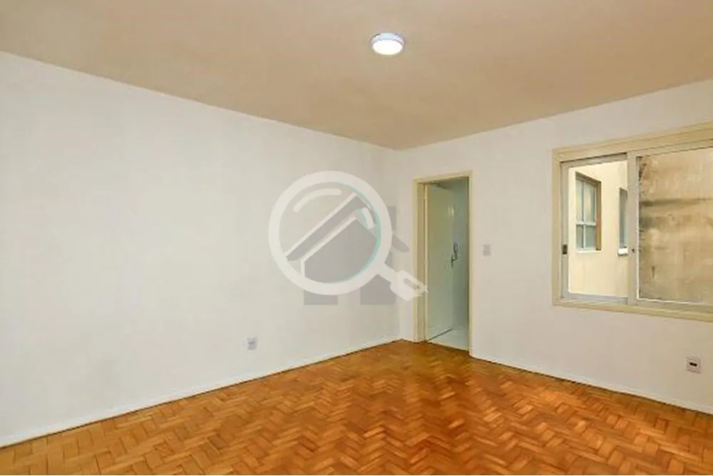 Imagem Apartamento de 42m² de área privativa, reformado, fundos, silencioso, possui 1 dormitório, amplo ...