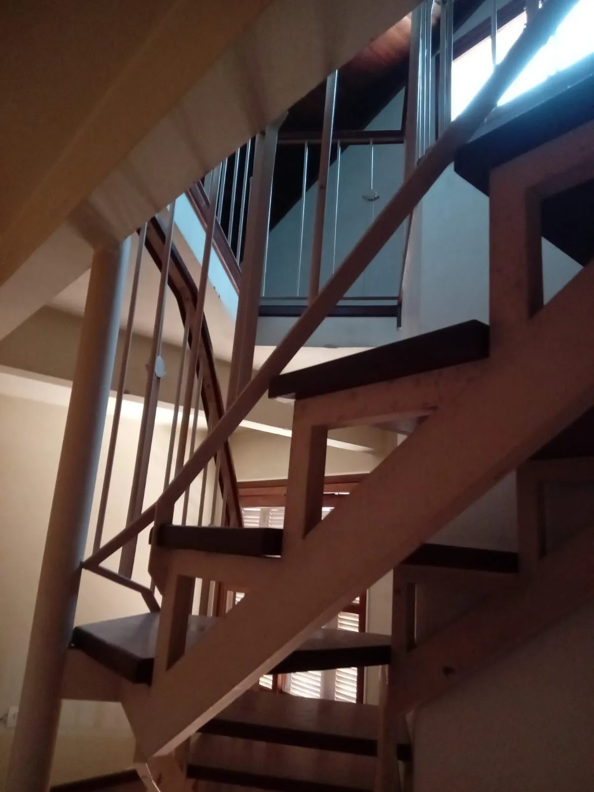 Imagem Ótima Casa com 4 Dormitórios no Bairro Cidade Baixa
