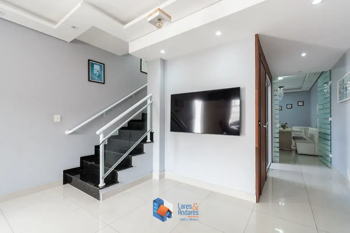 Imagem Casa para venda em Cambuci com 3 quartos, sendo 3 suítes, 187m²
