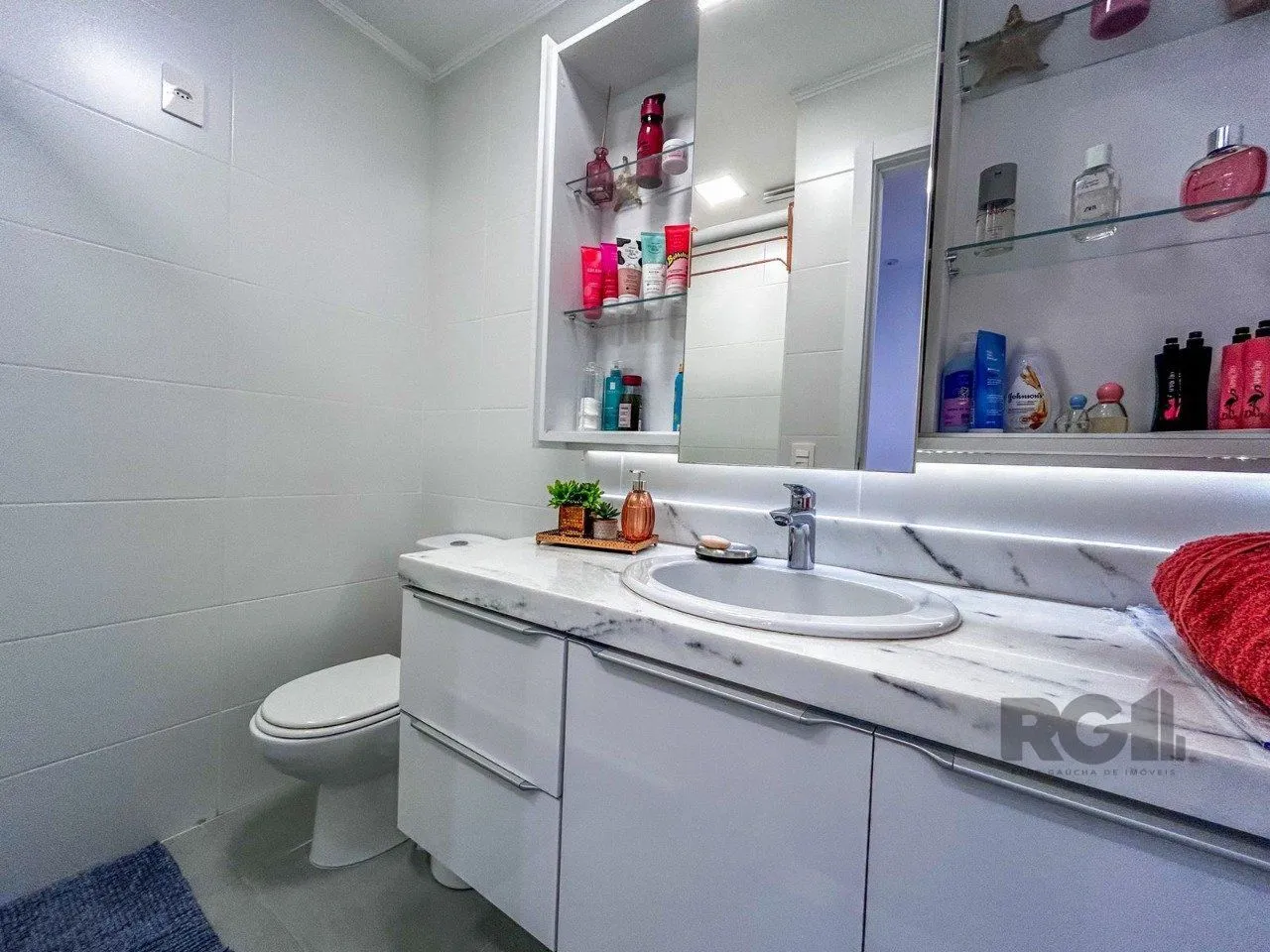 Imagem Casa Condominio a Venda - 196.38m², 4 dormitórios, 2 suites, 2 vagas Vila Nova