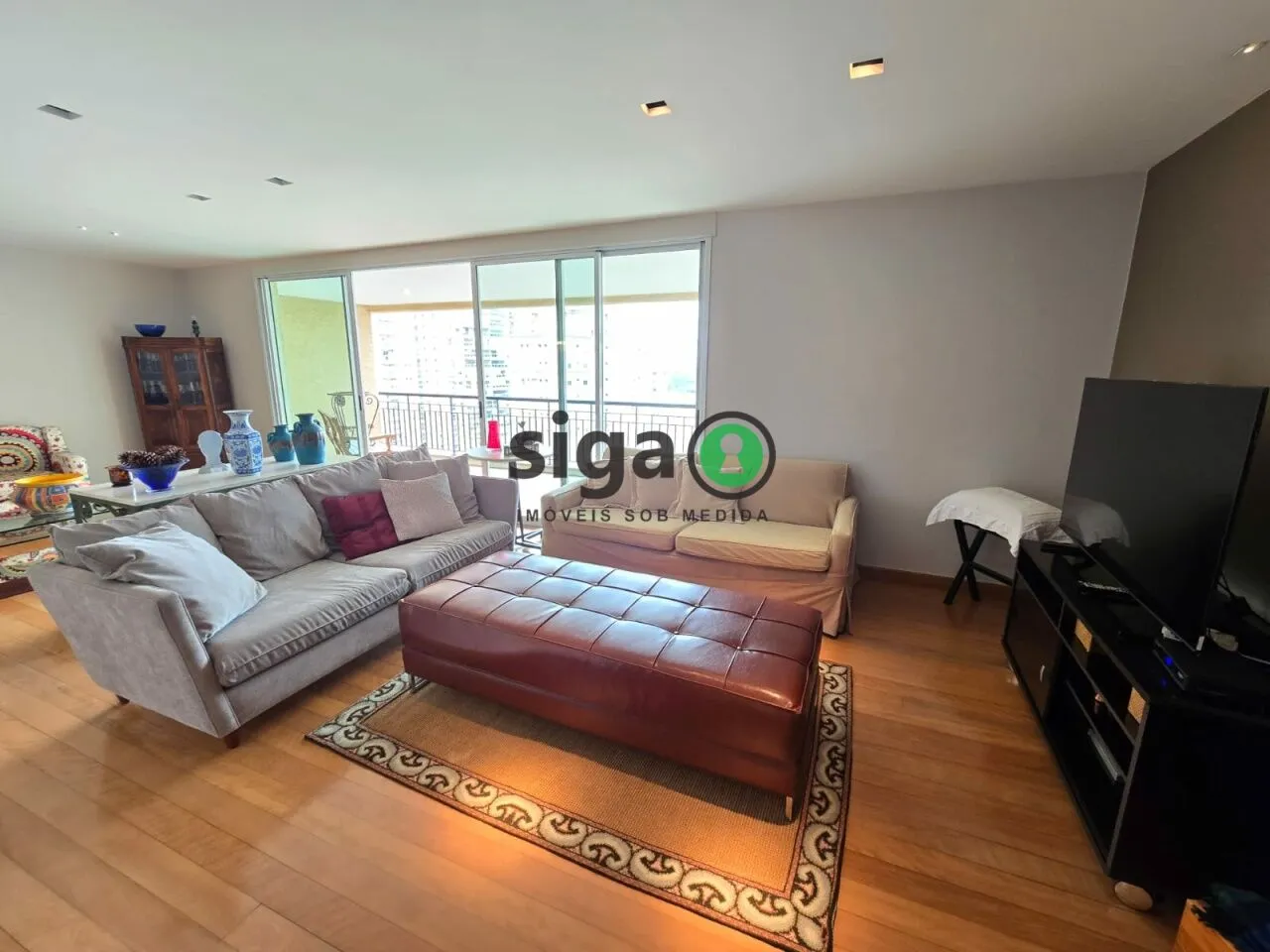 Imagem Apartamento à venda no Brooklin | 218m² | 3 suítes + home office | Varanda envidraçada | Alto padrão