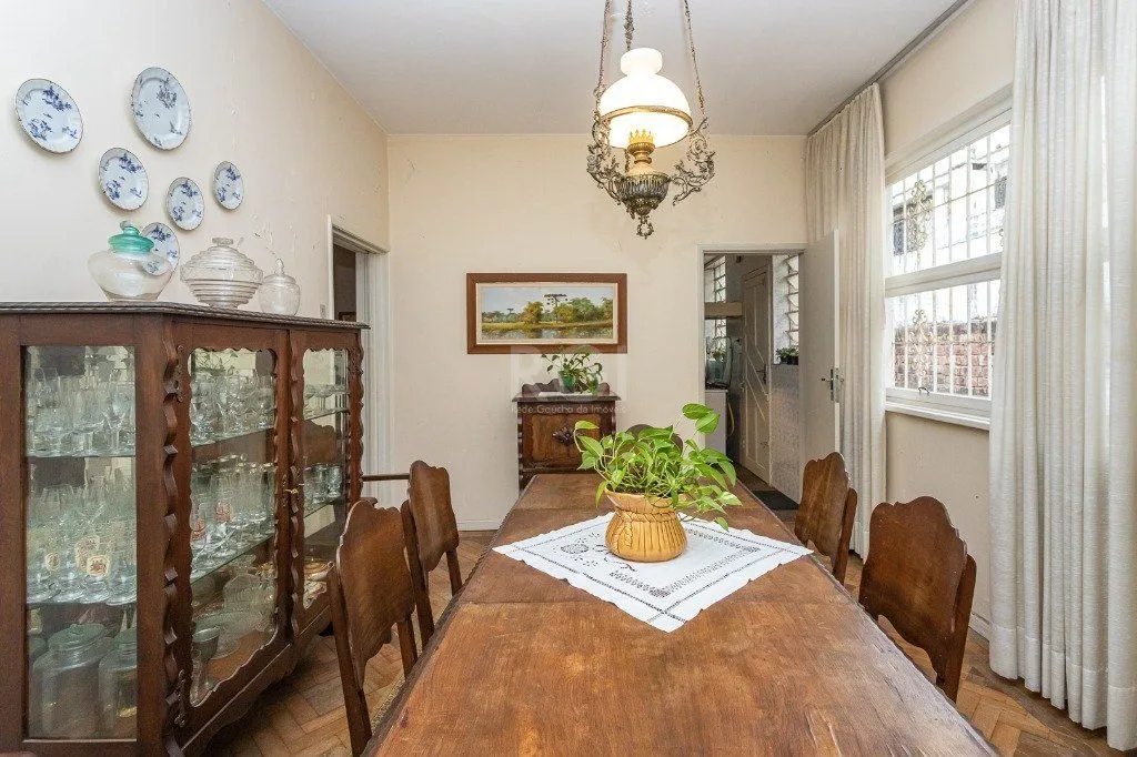 Imagem Casa no bairro Petrópolis de 3 dormitórios